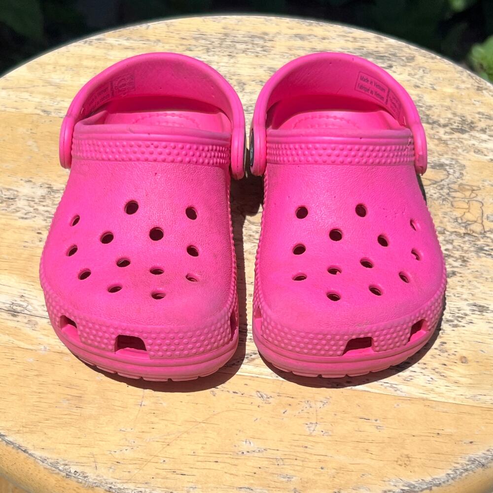 Crocs Kids Shoes Pink Classic Clogs Water Shoes Slip On Size 7
